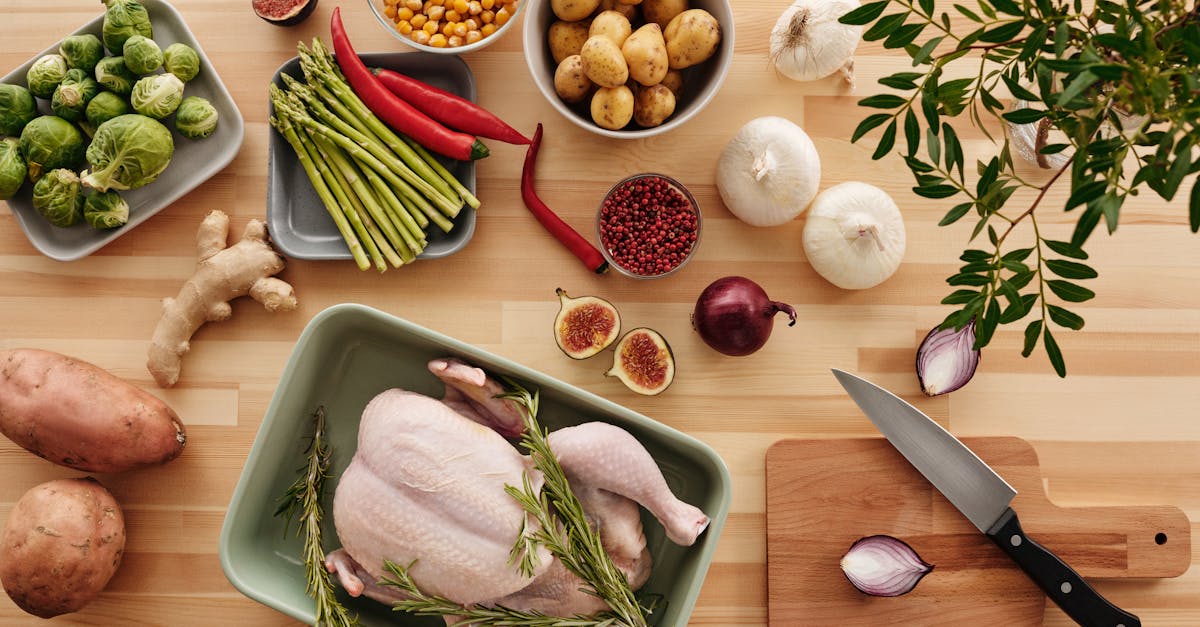 découvrez le thym, une herbe aromatique au goût puissant, utilisée en cuisine et en phytothérapie pour ses nombreux bienfaits sur la santé. apprenez à l'intégrer facilement à vos recettes et profitez de ses vertus naturelles.