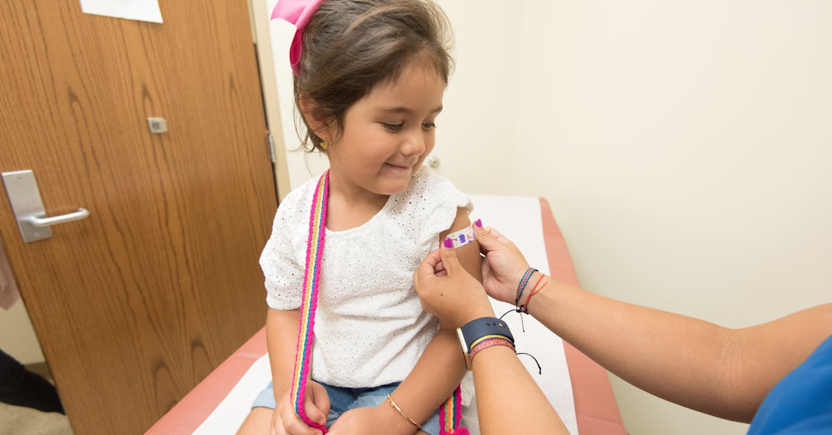 découvrez tout ce qu'il faut savoir sur les vaccins : leur fonctionnement, leur importance pour la santé publique, les types disponibles et les réponses aux questions fréquemment posées.